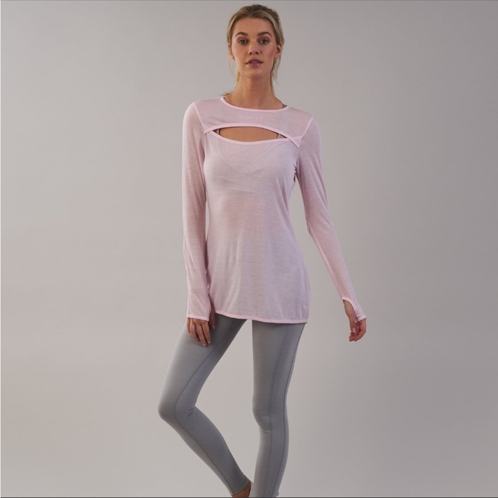 GYMSHARK CUT OUT LONG SLEEVE CHALK PINK SIZE SMALL